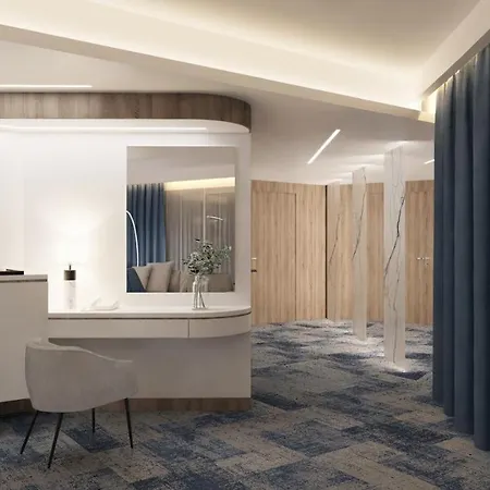 Hotel Senator