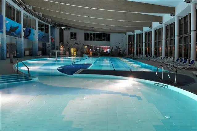 호텔 세나토르 드지비르지노