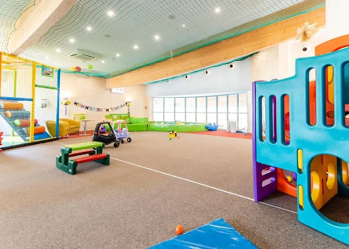 세나토르 호텔 4*